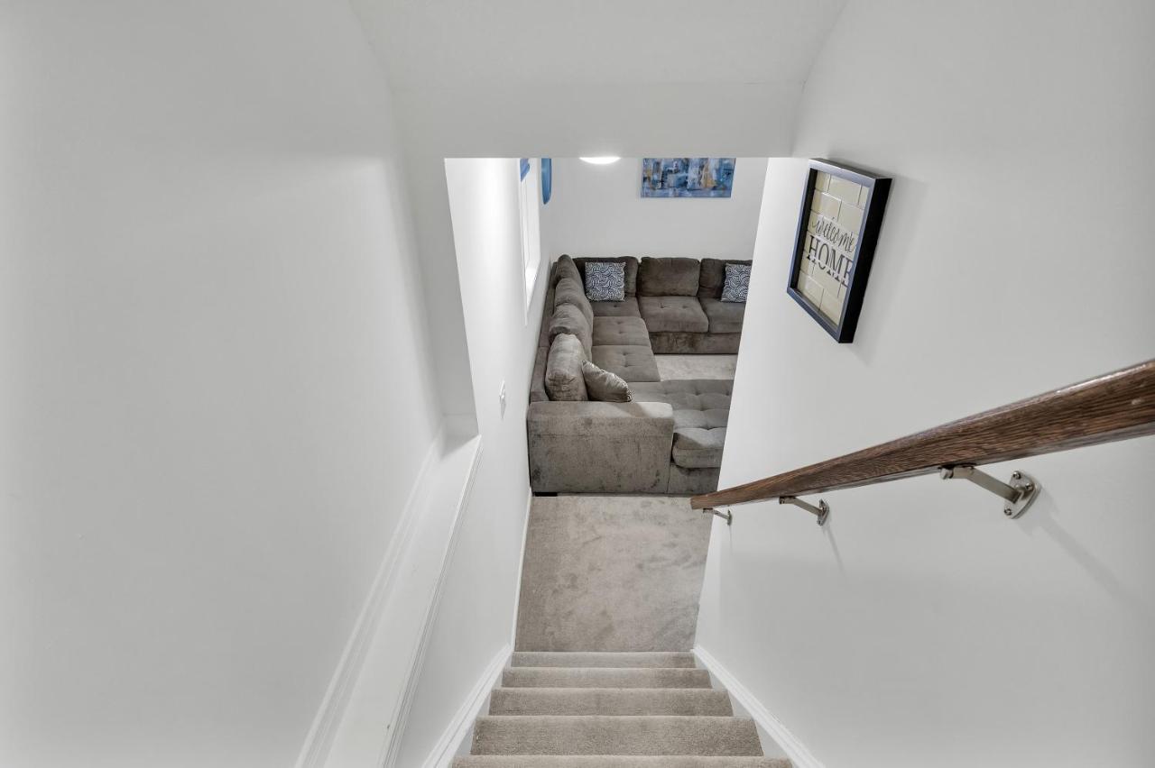 Modern 1 Bedroom + Den In Cambridge Exterior photo
